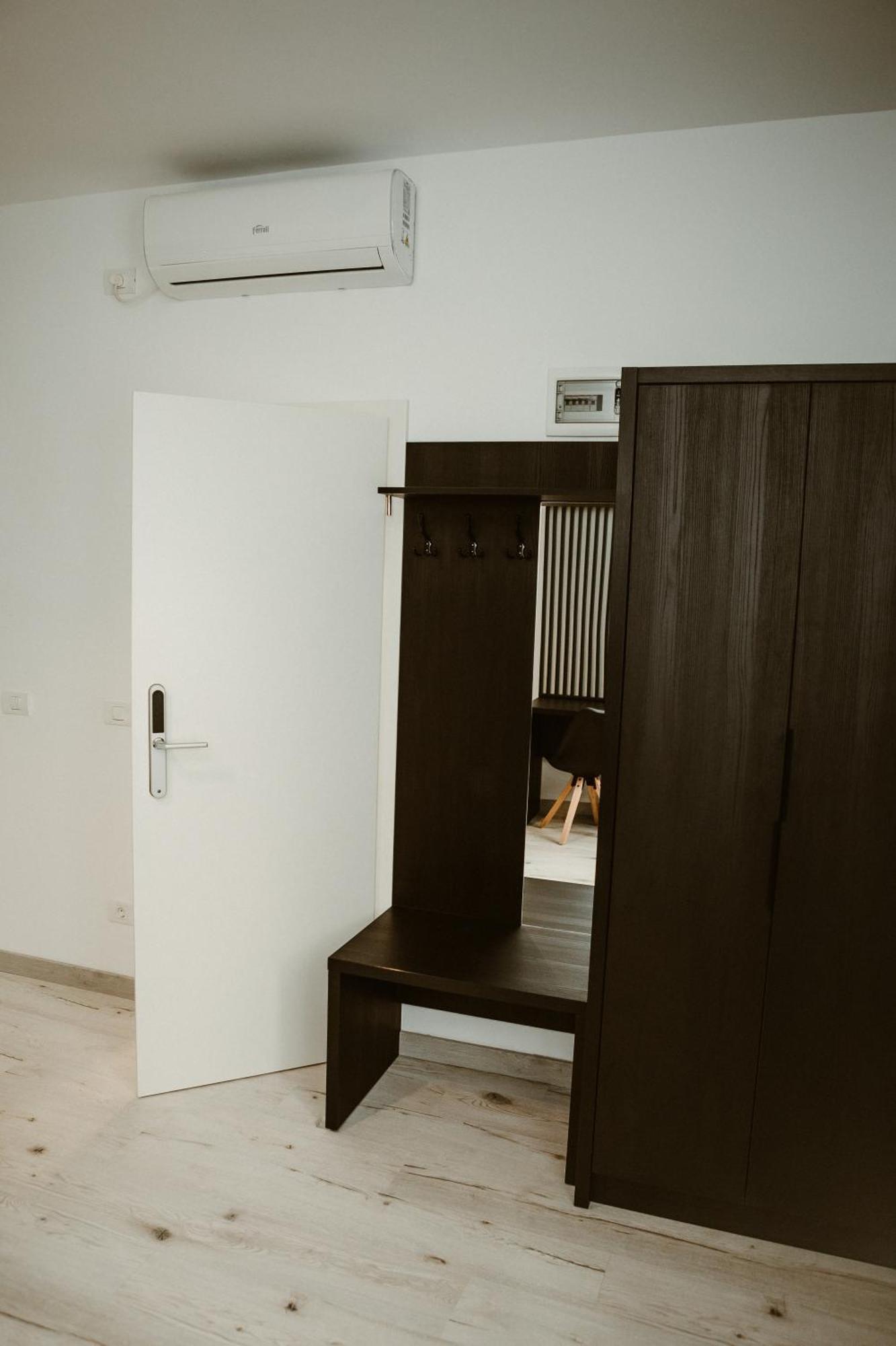 Arini White House Apartment Sibiu Bagian luar foto