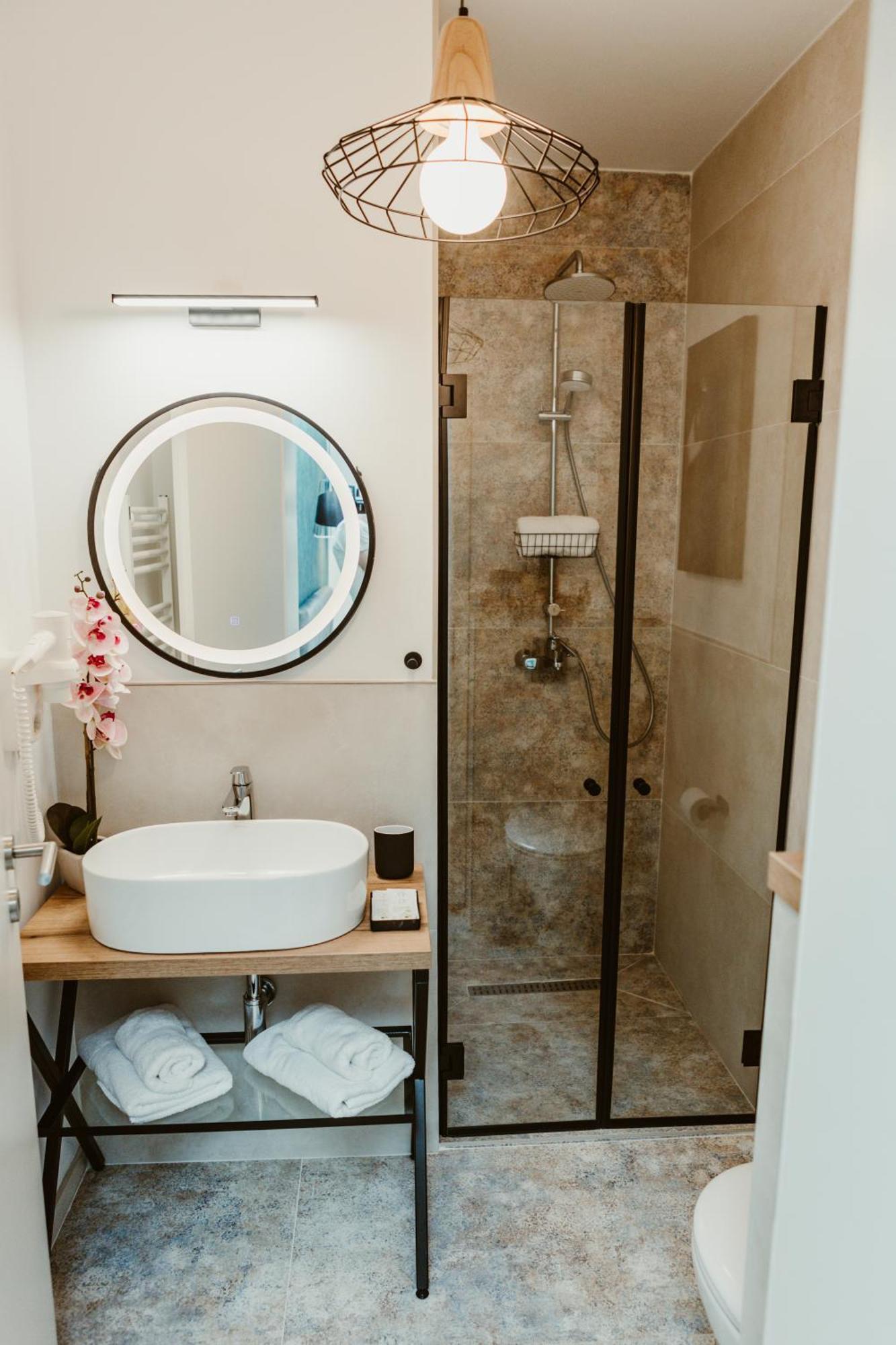 Arini White House Apartment Sibiu Bagian luar foto