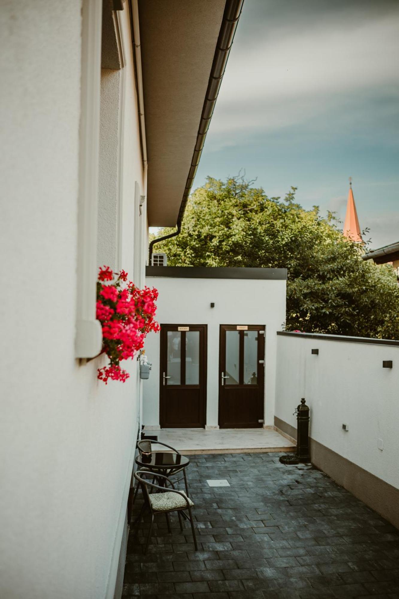 Arini White House Apartment Sibiu Bagian luar foto