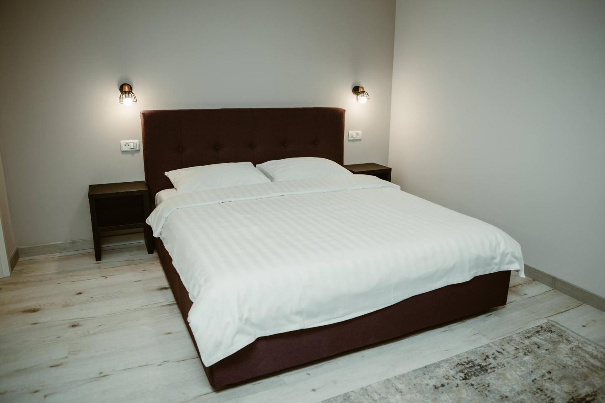 Arini White House Apartment Sibiu Bagian luar foto