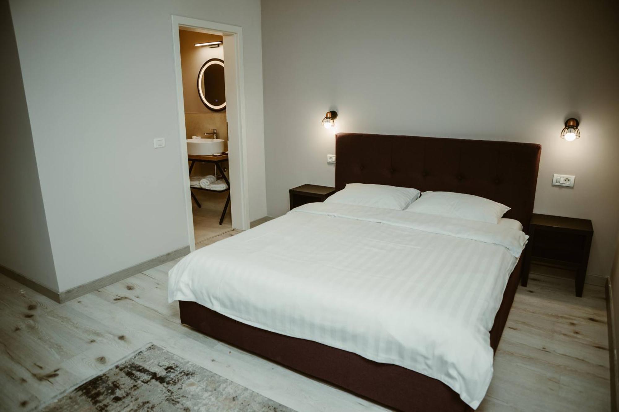 Arini White House Apartment Sibiu Bagian luar foto