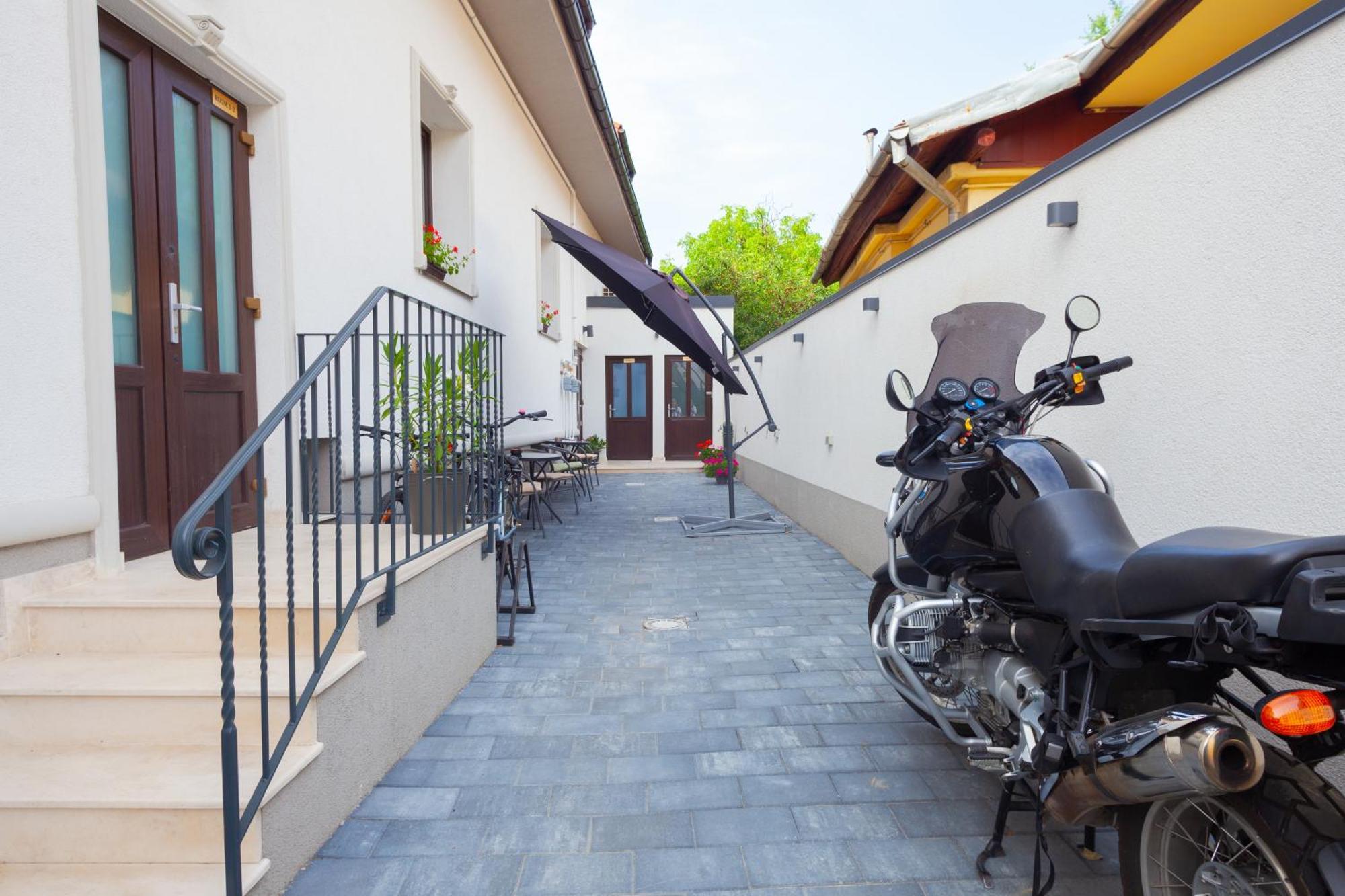 Arini White House Apartment Sibiu Bagian luar foto