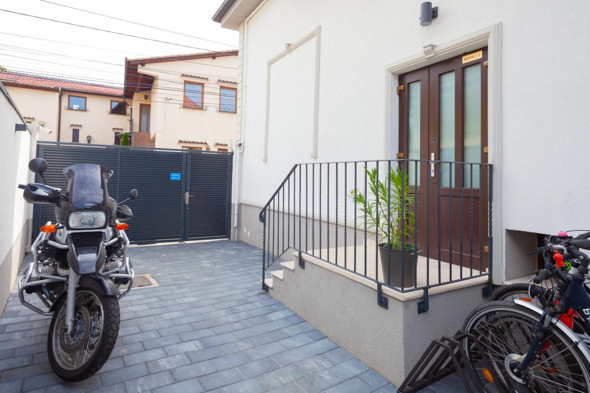 Arini White House Apartment Sibiu Bagian luar foto