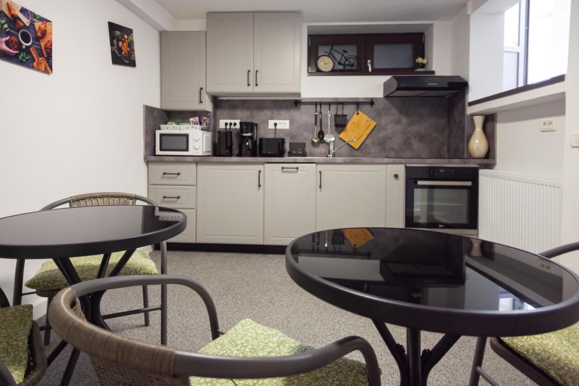 Arini White House Apartment Sibiu Bagian luar foto
